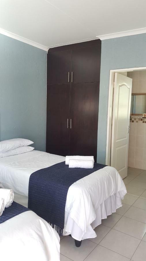 Silver Rest Guesthouse Mafikeng Buitenkant foto